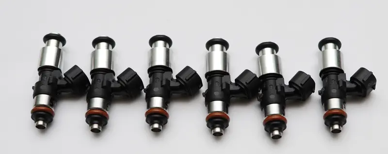 2000Cc Fuel Injectors R35 1