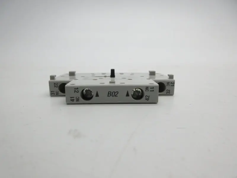 Allen Bradley 100-Sb02 Ser. B 600Vac 10A (Pkg Of 10) (Br/Wh) Nsmp 2