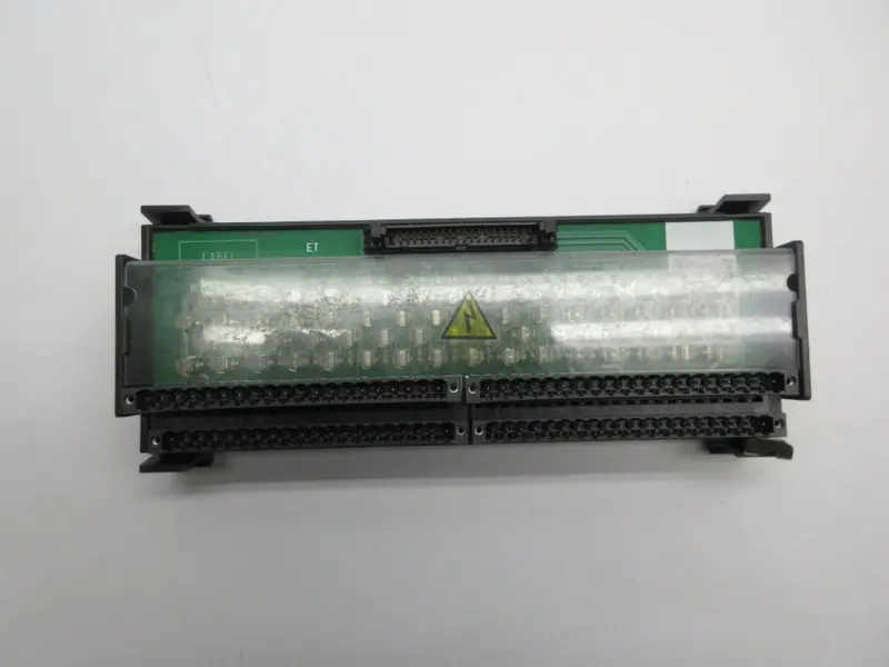 Allen Bradley 1492-Rifm40f-F24-2 Ser. C 10-30Vac/Dc (Br/Wh) Nsmp 2
