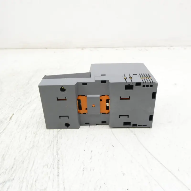 Allen Bradley 1734D-Ib8xow8 Ser. A F/W 1.0001 24Vdc Rev. A01 Nsnp 2