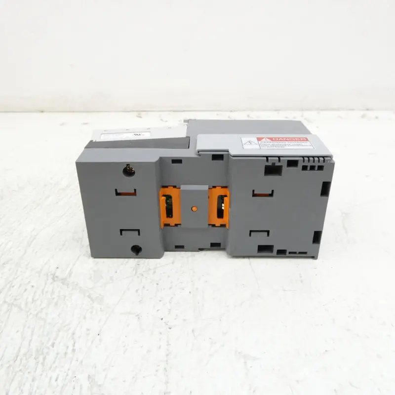 Allen Bradley 1734D-Ib8xow8 Ser. A F/W 1.001 24Vdc Rev. A01 Nsmp 2