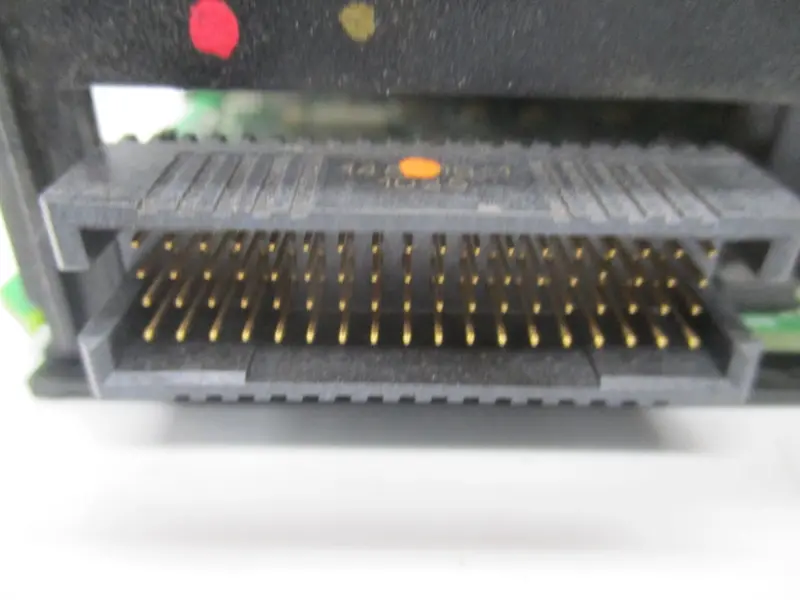 Allen Bradley 1756-Ob16e Ser. A 10-31.2Vdc 1A F/W 3.3 Nsmp 2
