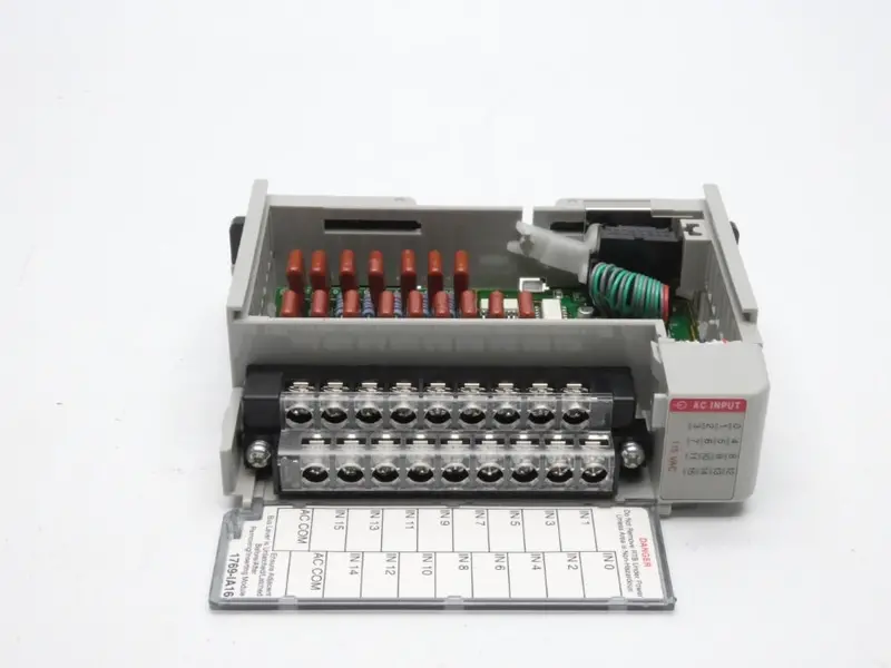 Allen Bradley 1769-Ia16 Ser. A F/W 3.1 Ver. 03 24Vdc Nsmp 2