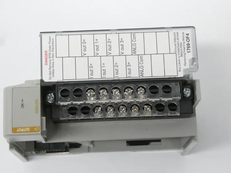Allen Bradley 1769-Of4 Ser. A F/W 1.1 Ver. 09 24Vdc 0.12A Nsnp 2