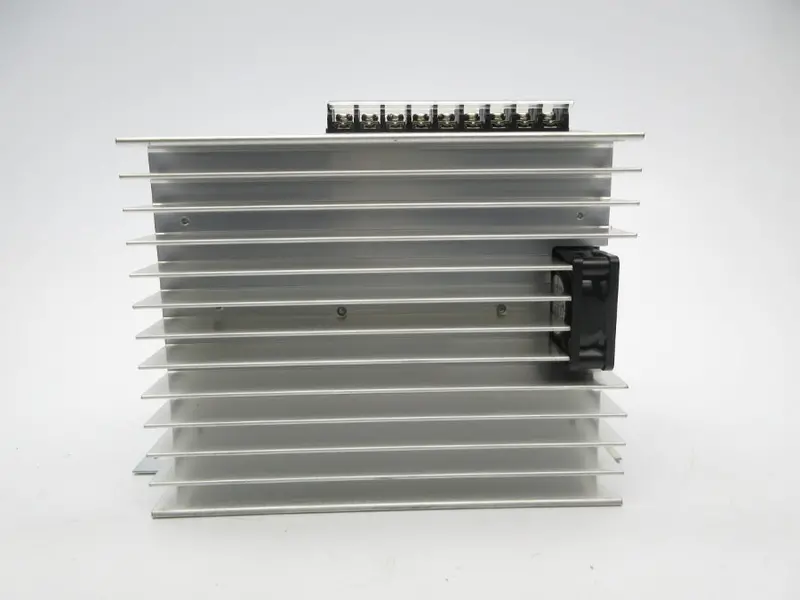 Allen Bradley 2098-Dsd-020X Ser. C F/W V1.52 120/240Vac 18A Nsnp 2