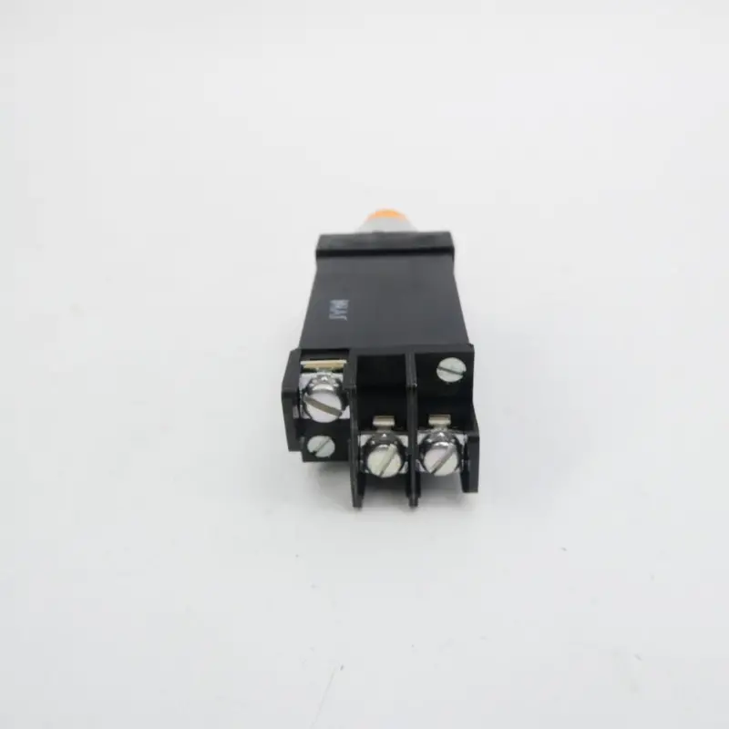 Allen Bradley 800T-Rst10a Ser. N 120Vac/Dc (Wh) Nsmp 2