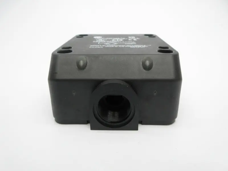 Allen Bradley 871F-R50n80-T2 Ser. A 20-250Vac/Dc (Wh) Nsmp 2