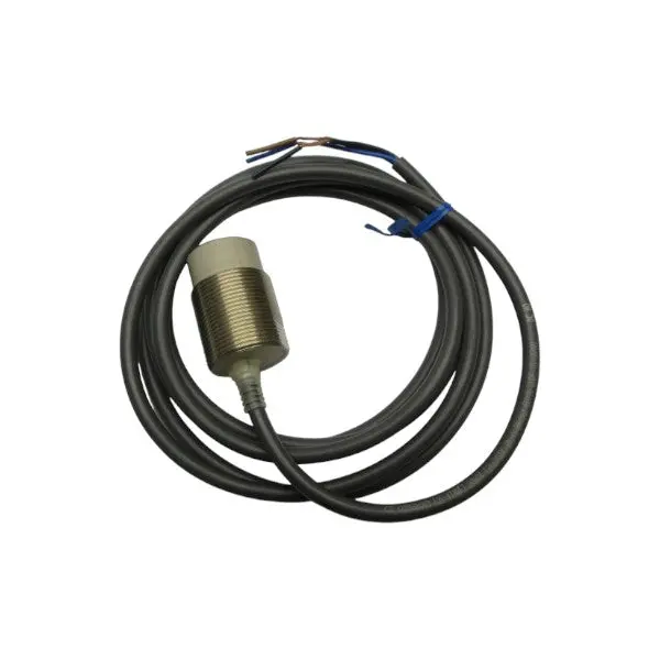 Omron E2e-X18mf1 12-24Vdc Nsnp 1