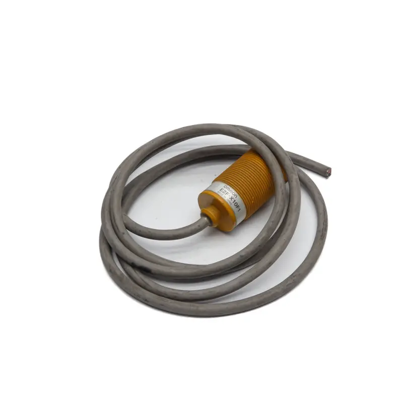 Omron E2f-X10f1 12-24Vdc Unmp 1