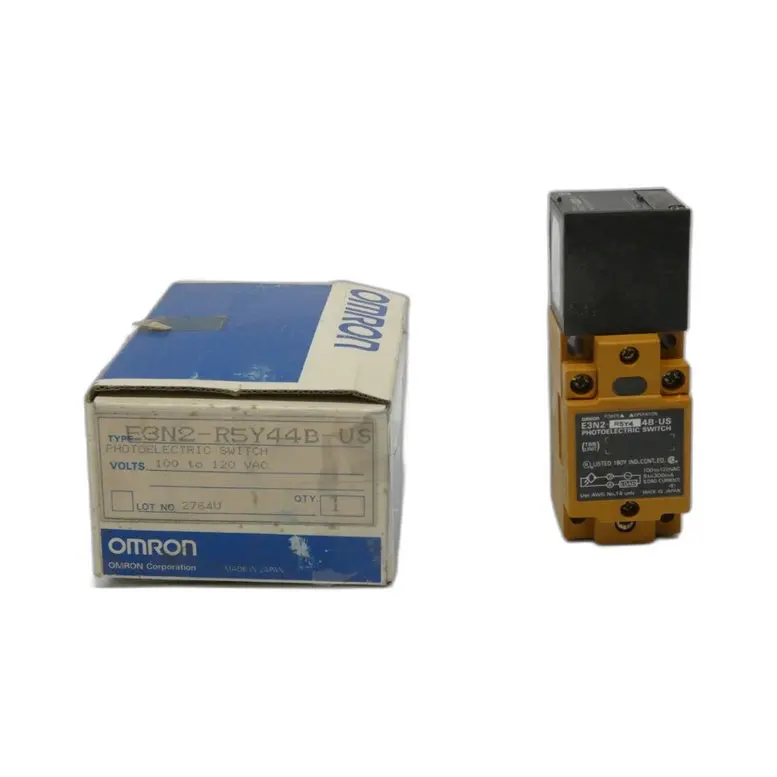 Omron E3n2-R5y44b-Us 100-120Vac Nsmp 1