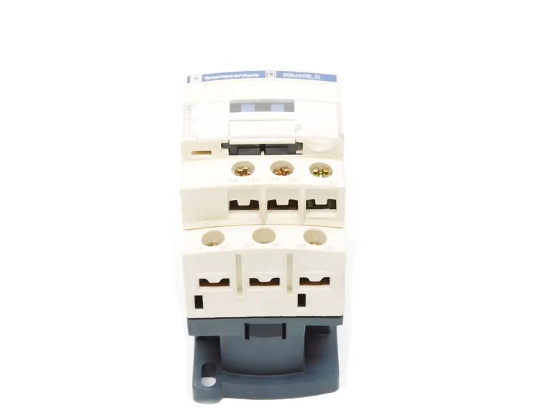 Telemecanique Cad50g7 120V Nsnp 1